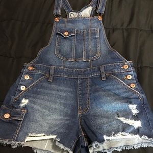 womens overall shorts distressed worn once size medium 7-9